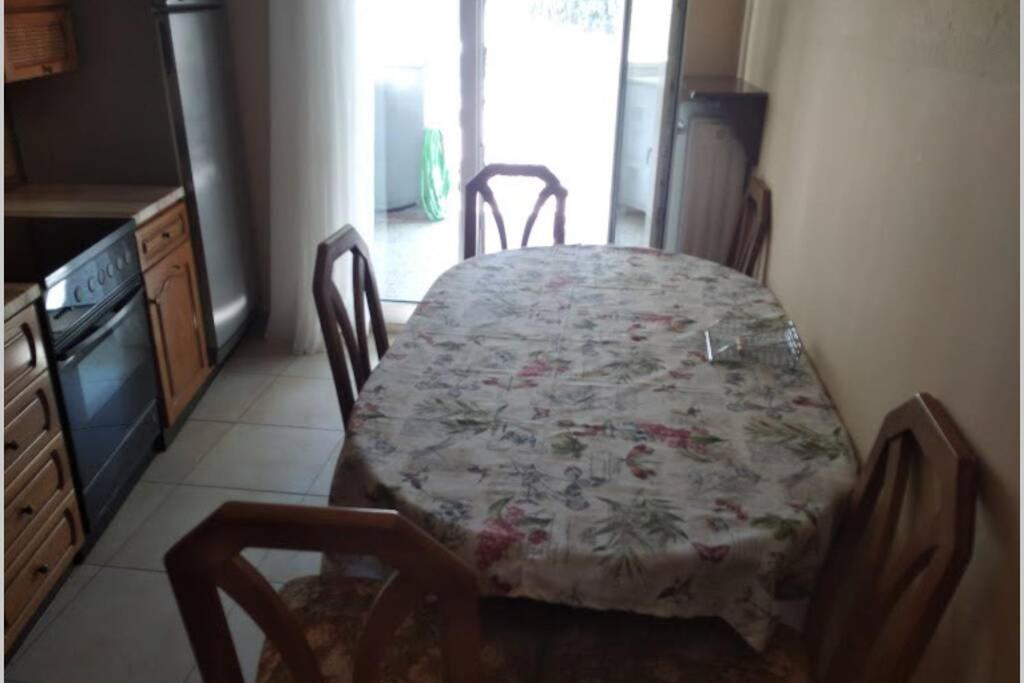 Debby'S Central Apartment Kavala Esterno foto