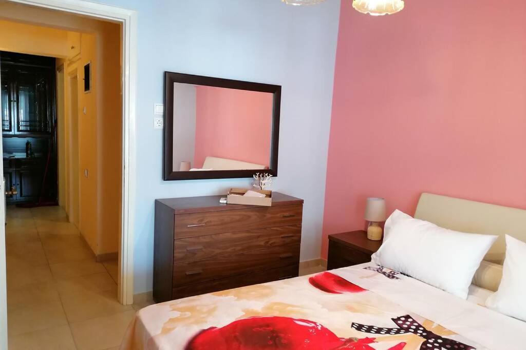 Debby'S Central Apartment Kavala Esterno foto