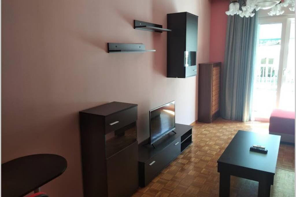 Debby'S Central Apartment Kavala Esterno foto