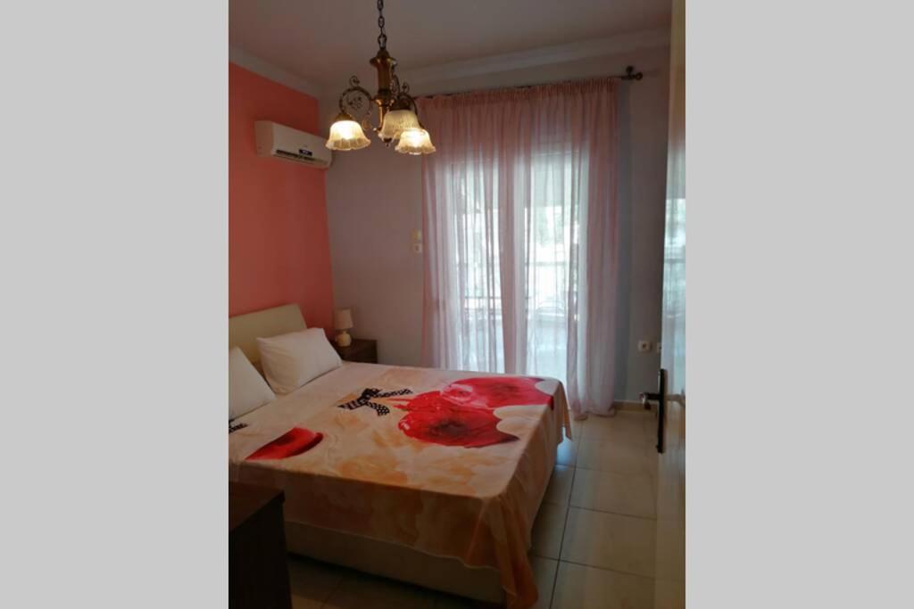 Debby'S Central Apartment Kavala Esterno foto