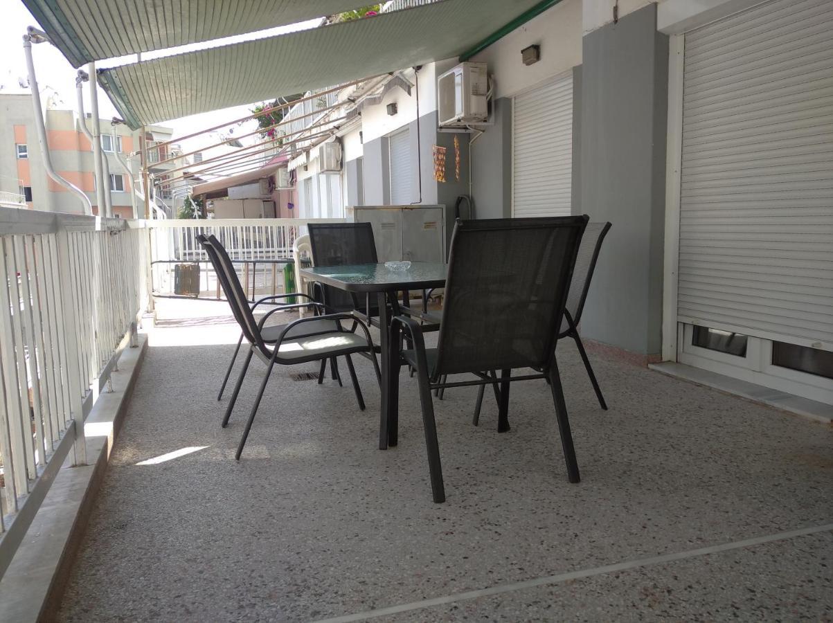 Debby'S Central Apartment Kavala Esterno foto