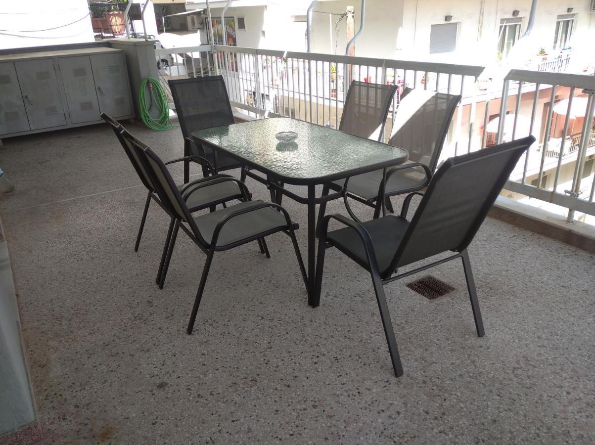 Debby'S Central Apartment Kavala Esterno foto